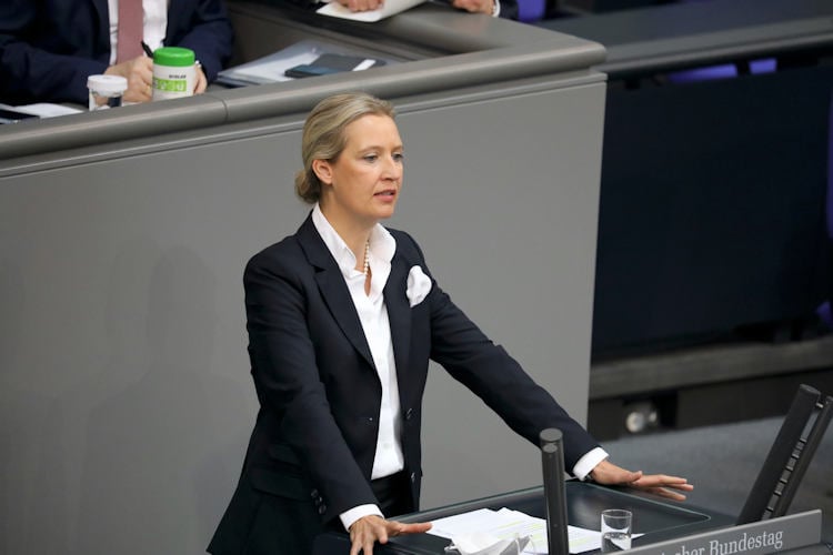 Duitse partij AfD accepteert excuses van geallieerden voor gebeurtenissen Tweede Wereldoorlog