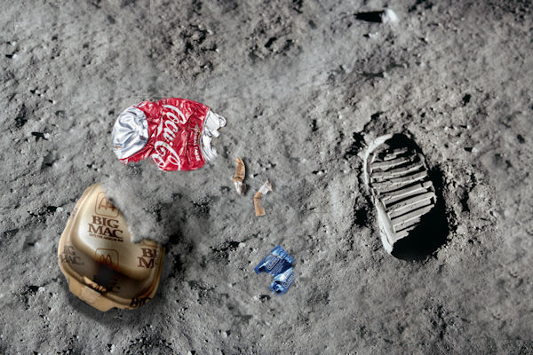 Nieuwe maanlander vindt rommel van Neil Armstrong uit 1969