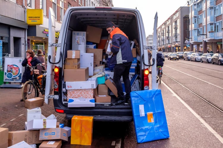 Pakjesavond op verzoek van pakketbezorgers verplaatst naar 7 december