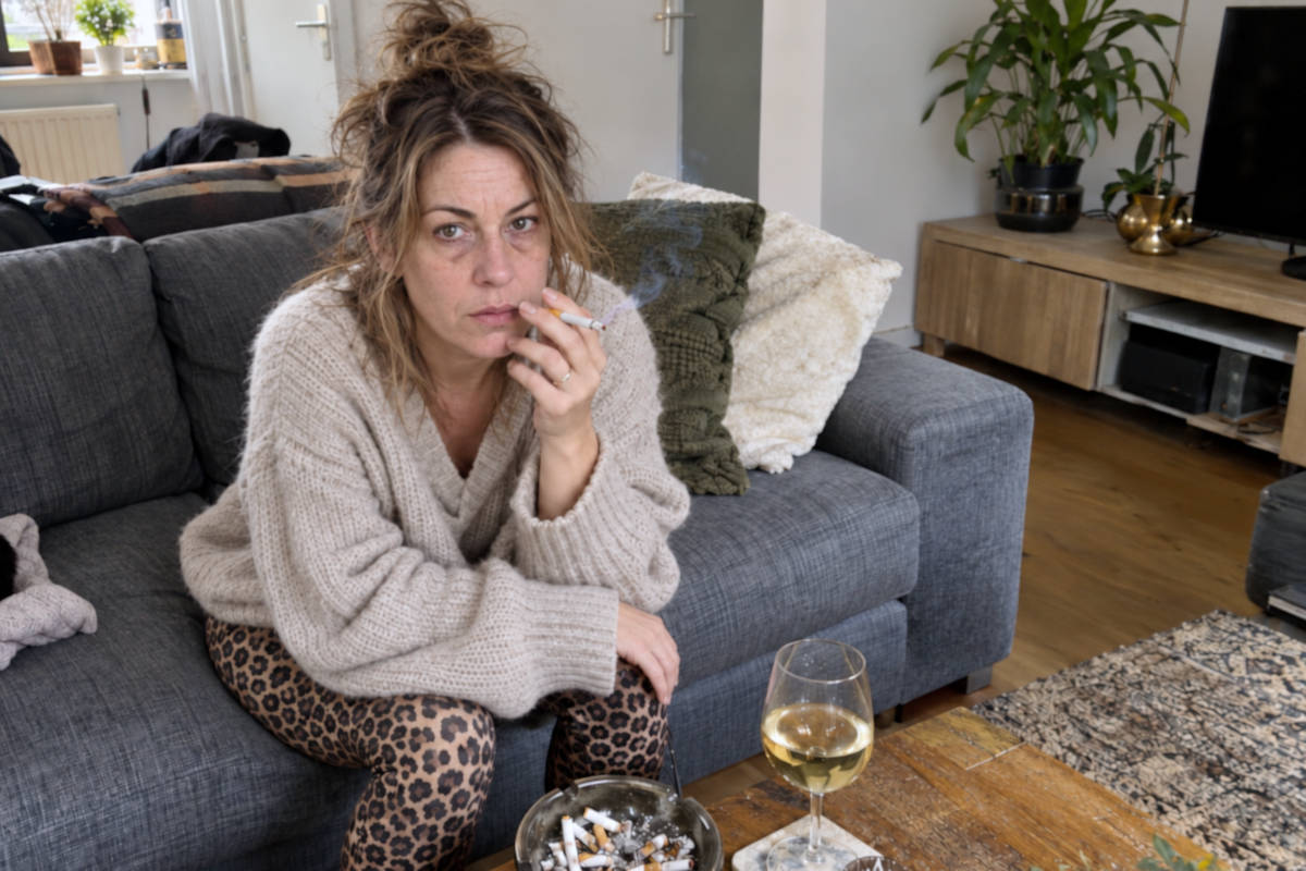 Bianca (43) weigert noodpakket in huis te halen: “Als je er een koopt, trek je het juist aan”