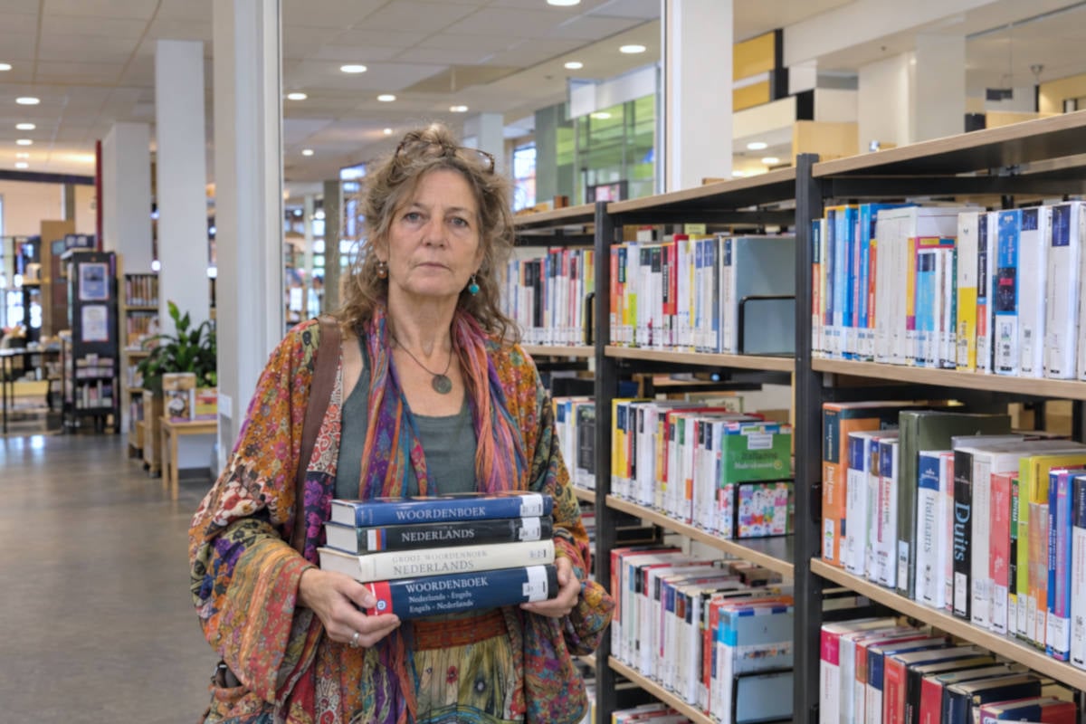 Bibliotheek haalt woordenboeken uit collectie: “Wij bepalen niet voor anderen wat iets betekent”