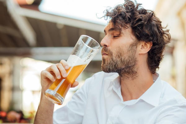 Deskundige: “Twee liter bier per dag is niet nodig”