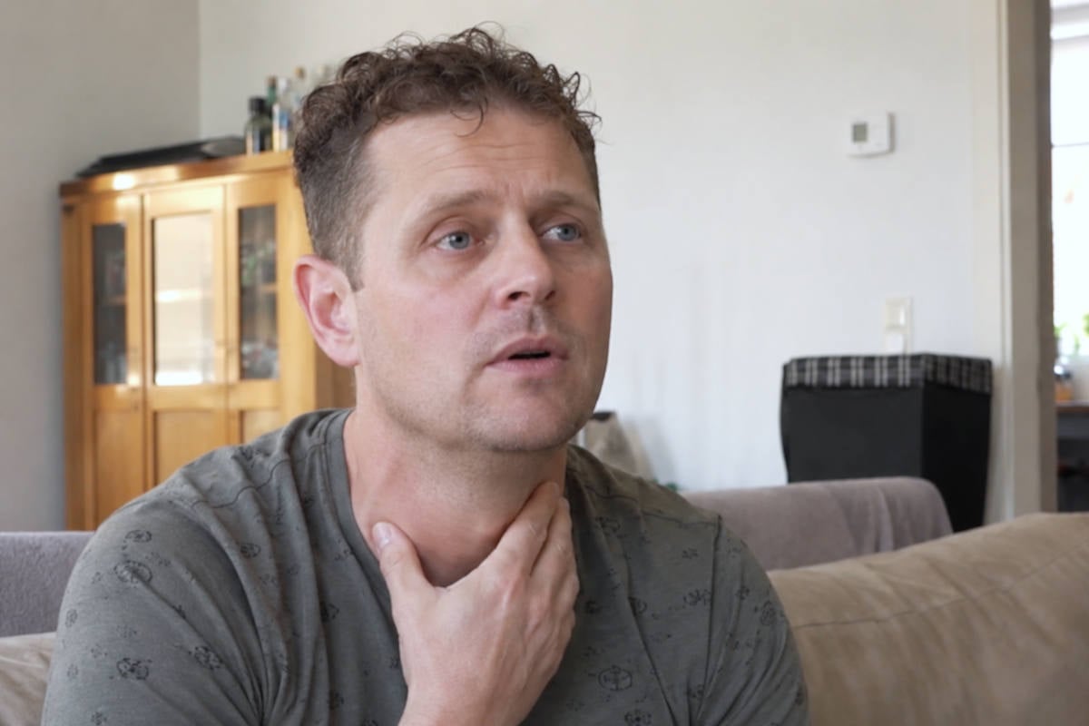 Bram (39) slikt dwangmatig zijn eigen speeksel door, soms wel duizend keer per dag