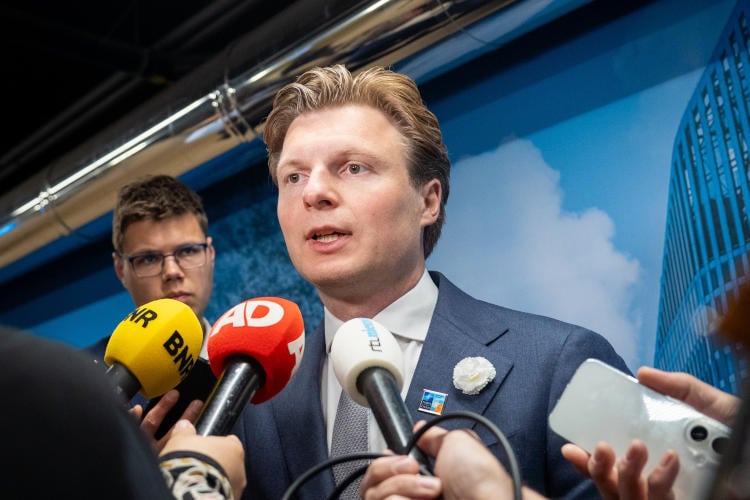 Nederland stuurt één militair naar Groenland: “Meer zou escalatie kunnen uitlokken”