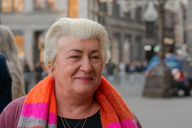 Caroline van der Plas toont nieuw kapsel