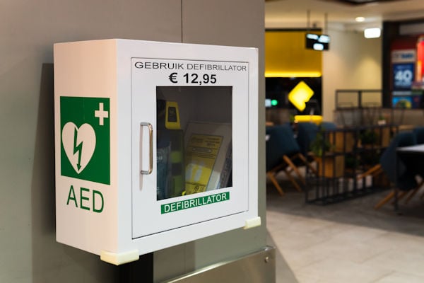 Steeds meer Nederlanders gebruiken AED door lagere stroomprijs