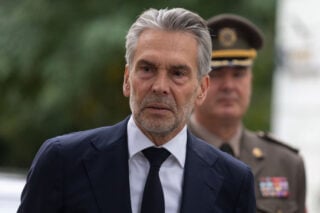 Dick Schoof te voet aangekomen bij klimaattop in Brazilië Dick Schoof te voet aangekomen bij klimaattop in Brazilië