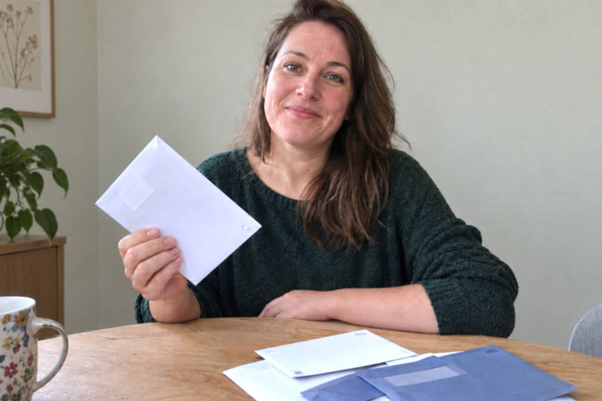 Eva (36) houdt grip op haar financiën door niet alle rekeningen tegelijk te openen