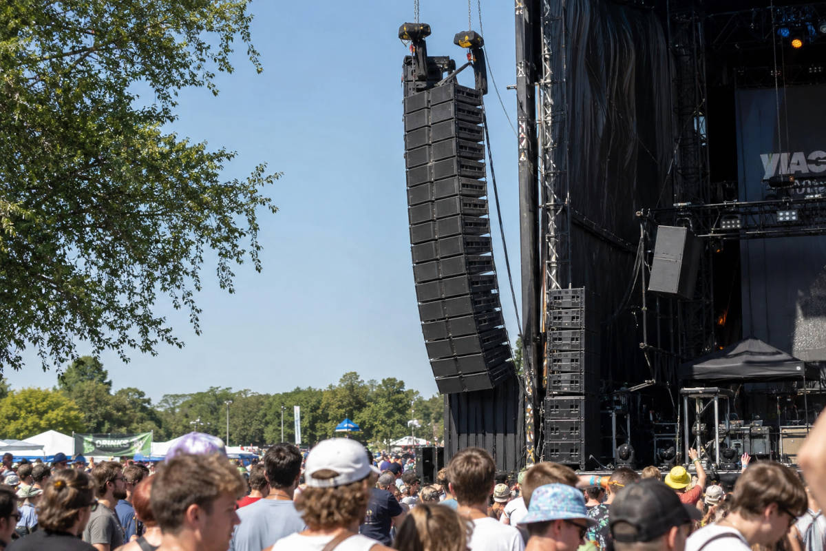Festivals hebben steeds grotere geluidsinstallaties nodig vanwege oordoppen bezoekers