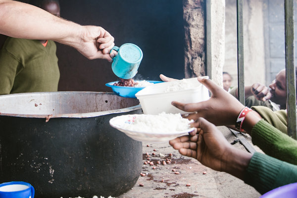 Europa wil af van plastic wegwerpbordjes bij uitdelen voedselhulp Somalië
