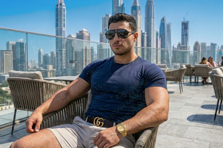Gestrande influencers in Dubai zitten al twee dagen zonder eetbaar bladgoud