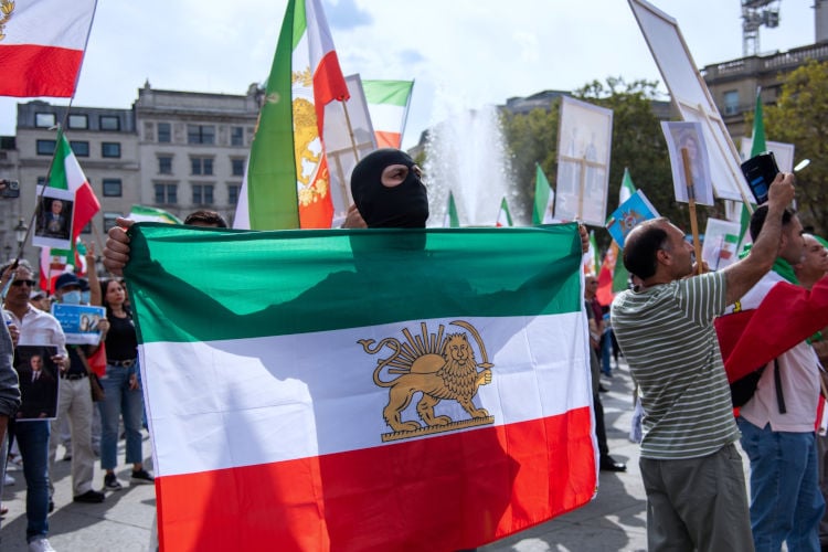 Vermeende carnavalsoptocht in München blijkt toch demonstratie tegen Iraans regime