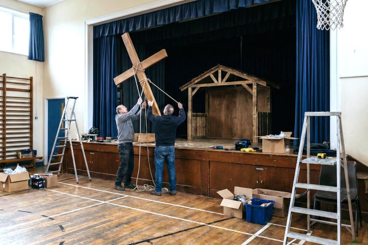 Nog maar weinig echte kruisigingen bij kerstmusicals basisscholen
