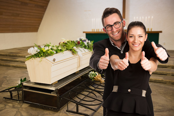 LIEF: Kinderen regelen begrafenis voor dode moeder