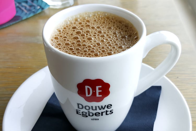 Overname Douwe Egberts door frisdrankgigant: binnenkort koffie met prik