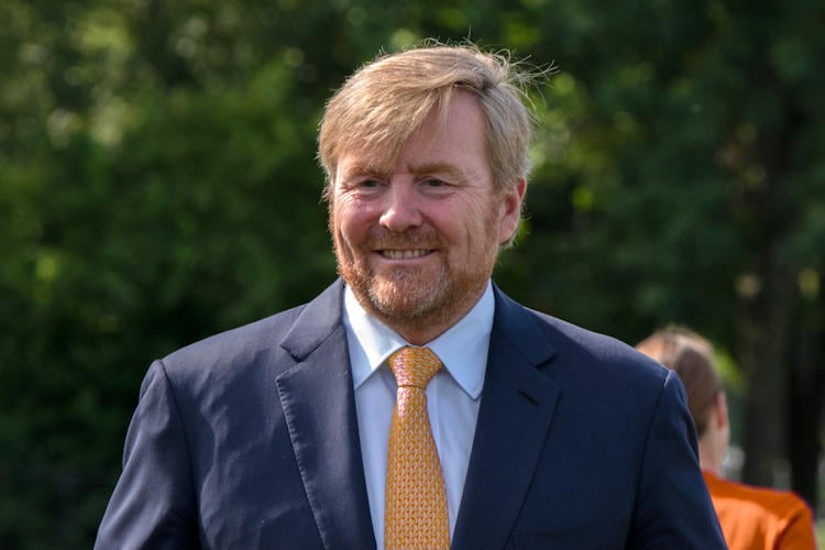 Ooit een gewone student, nu multimiljonair… wat is het geheim achter het succes van Willem-Alexander?