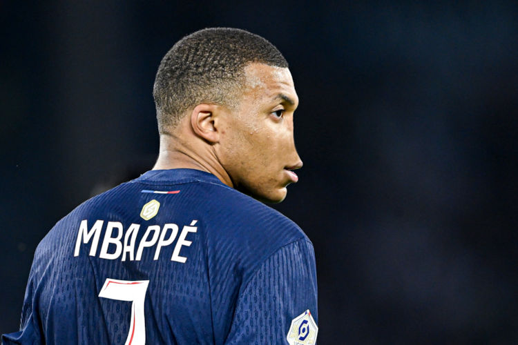 Mbappé speelt rest van EK zonder neus: “Neus niet nodig om te scoren”