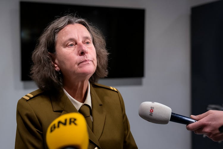 Faber zakt van 7 naar 9 op kandidatenlijst PVV en krijgt ander uniform