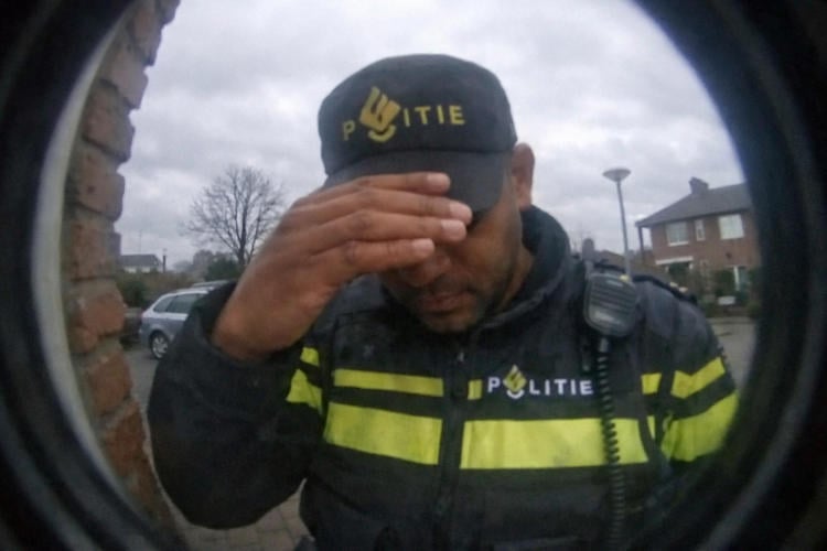 Politie verbijsterd over 79 nepagenten: “Waar halen zij de capaciteit vandaan om overal langs te gaan?”