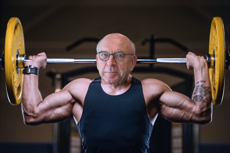 Bodybuilder Nico Uppelschoten (80) oudste nieuwkomer in de Tweede Kamer ooit