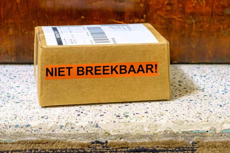 Bezorgers boos: Veel afzenders vergeten de Niet-Breekbaar-sticker