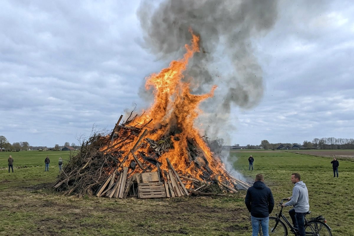 Meerdere paasvuren uitgebroken, politie vermoedt opzet