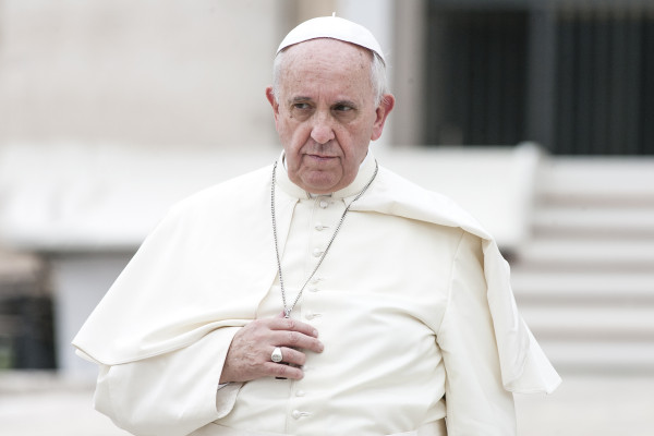 Paus geeft toe: “Operatie was eigenlijk sterilisatie”
