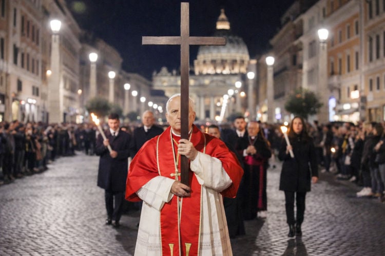 Fitte paus Leo (70) overtreft Jezus door kruis wél alle veertien staties zelf te dragen