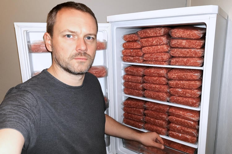 Steeds meer Nederlanders wisselen hun spaargeld om in rundergehakt