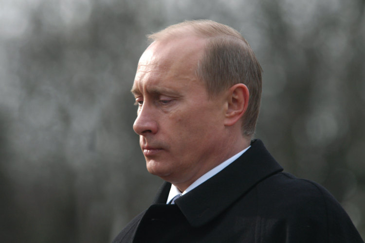 Poetin wacht gespannen op uitslag verkiezingen: “Dagenlang nagelbijten”