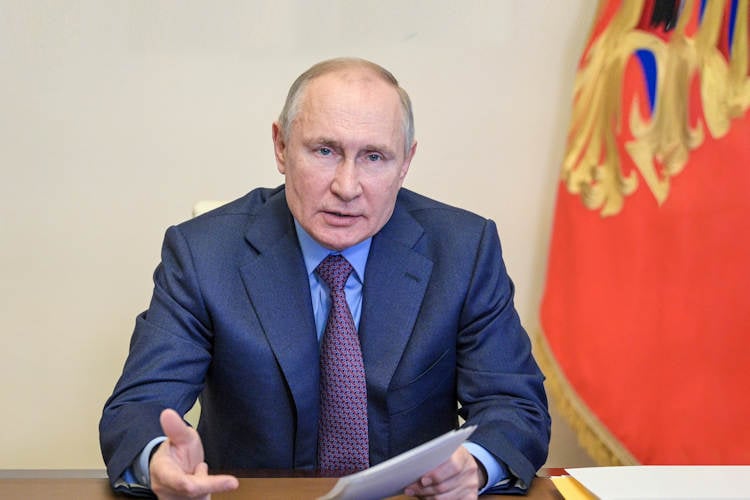 Poetin beschuldigt Oekraïne van mishandeling aanslagplegers