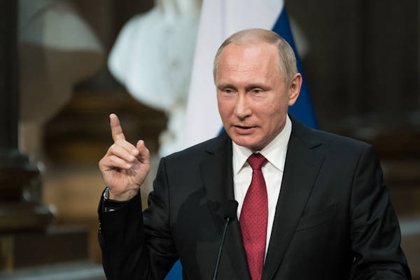 Poetin woest over drones boven Moskou: “Terugtikken mag niet”