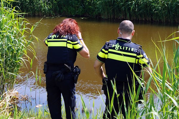 Politie vindt twee weggerende Kamerleden in slootje bij Haagse Bos