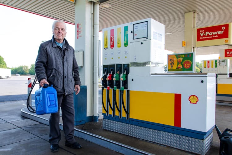 Pyromanen vrezen duurdere benzine door conflict Midden-Oosten