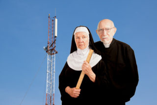 radio-maria-stoort-op-gehoorapparaat-nonnen