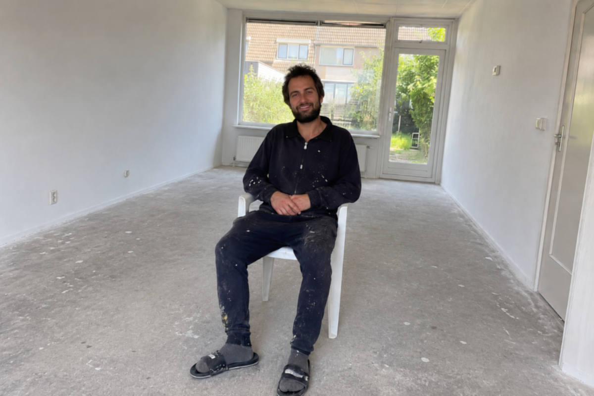 Rens (28) leeft van 40 euro per maand om op zijn 45e te kunnen beginnen met leven