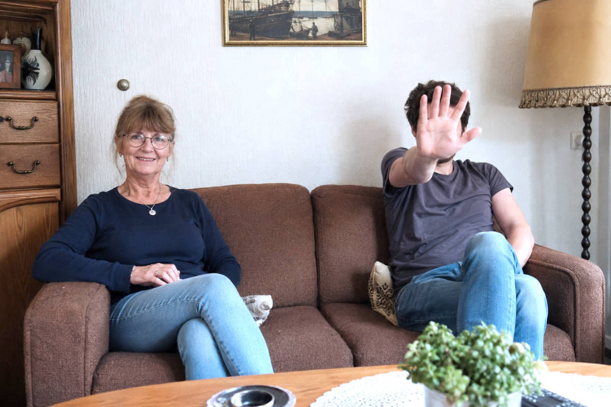 Ria (62) uit Almere blij met nieuwe huisgenoot na inbraak: “Eindelijk weer wat reuring in huis”