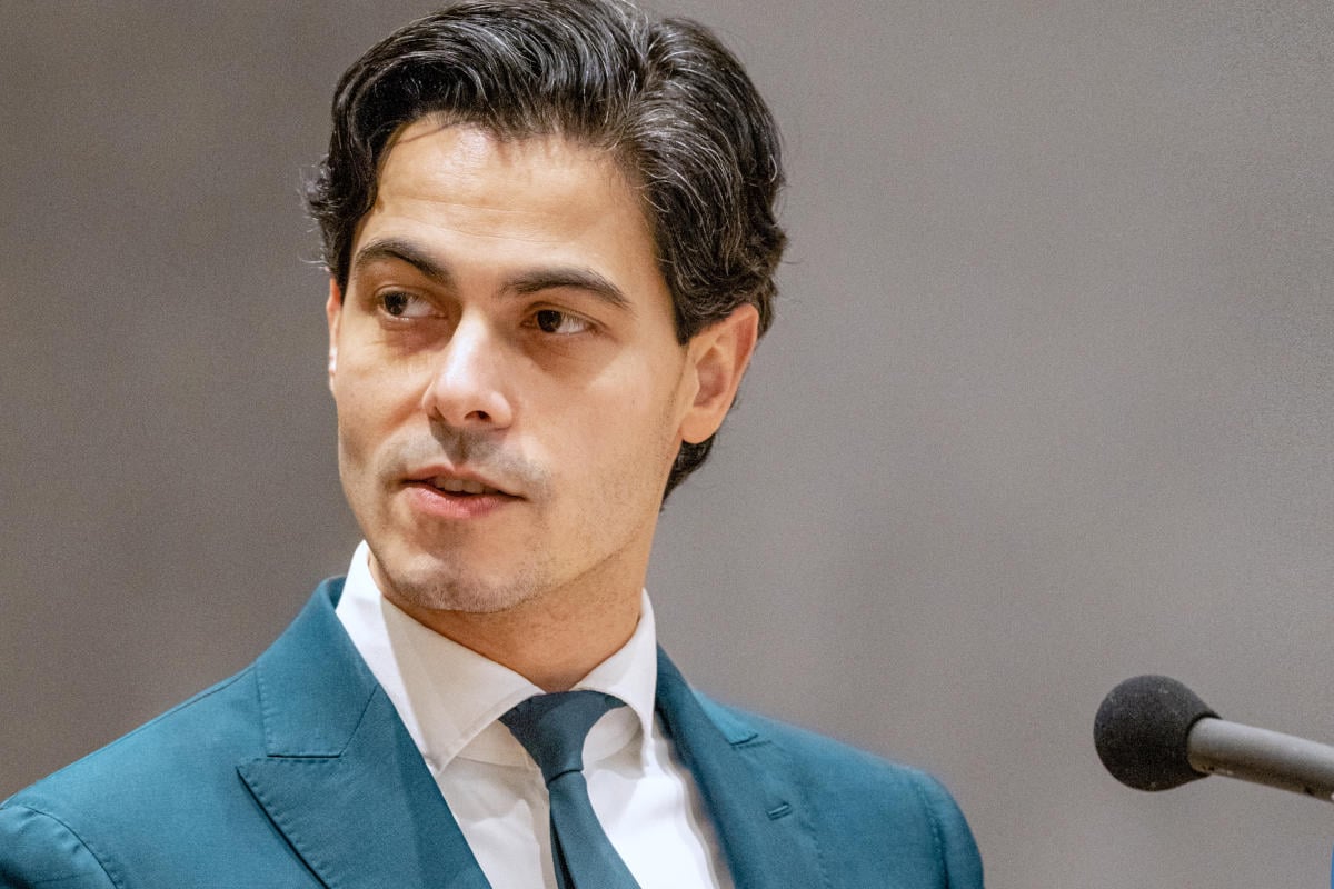 Jetten noemt azc-rellen onacceptabel. Gaat hij te ver?