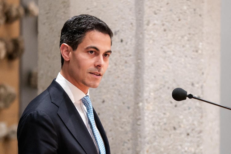 Nederland is nieuwe kabinet spuugzat: “Geduld is op”