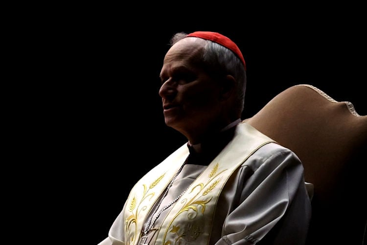 Nieuwe paus is Amerikaan, Trump ziet af van sancties tegen Vaticaan