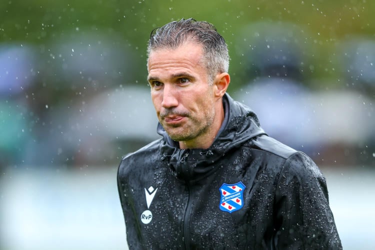 SC Heerenveen-trainer Van Persie blijft positief en zag ook tegen FC Twente goede dingen: “Prima aftrap”