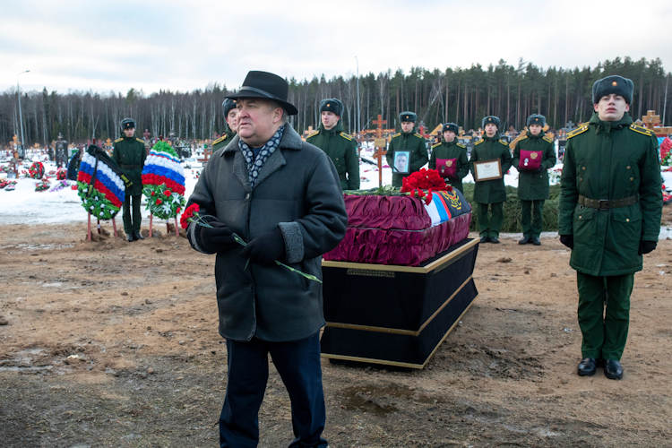 Kremlin stemt namens 315.000 gesneuvelde Russische militairen op Poetin
