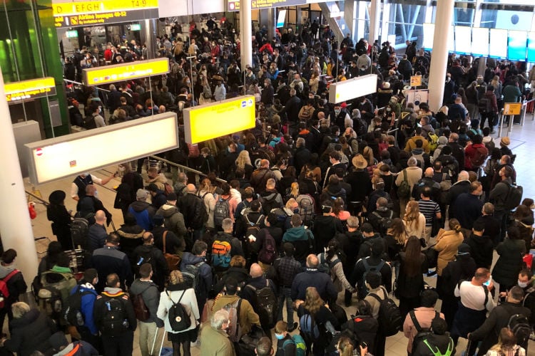 Directie Schiphol omarmt chaos: “Kan ook een unique selling point zijn”
