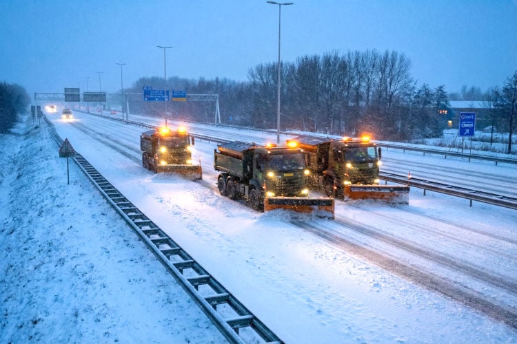 Defensie investeert miljarden in sneeuwschuivers: “Vijand komt van boven”