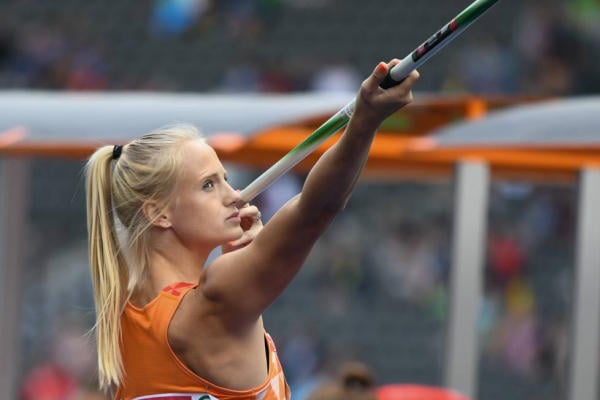 Jager-verzamelaar Anouk Vetter mist bij het speerwerpen