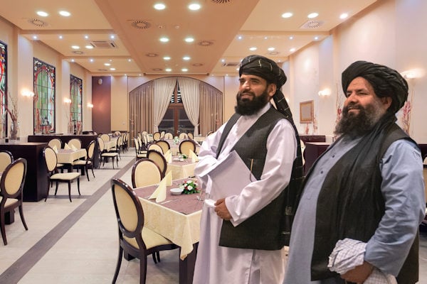 Eerste Taliban-restaurant in Nederland geopend: “Talibanese keuken hier nog relatief onbekend”