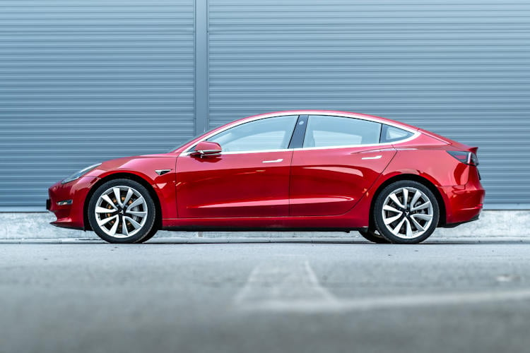 Tesla introduceert nieuwe kleur ‘Schaamrood metallic’