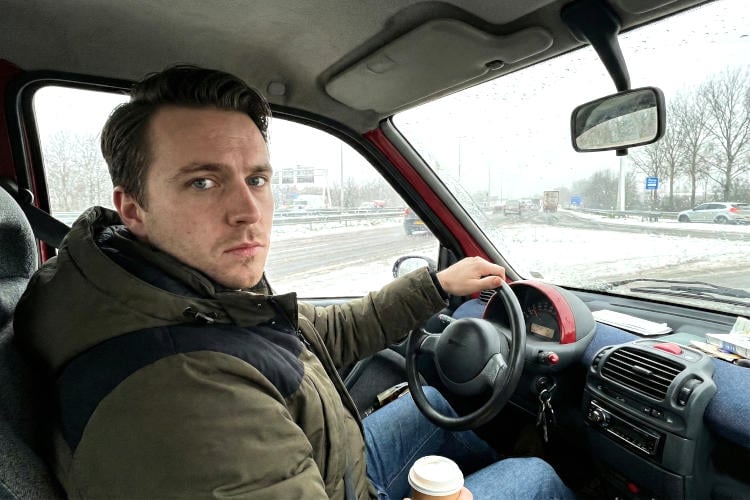 Tim (28) onthield kenteken van asociale bestuurder en weet nu wanneer diens APK verloopt