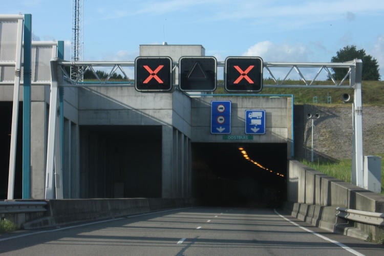 Westerscheldetunnel dicht en geen treinen: Zeeland wordt voorbereid op oorlog