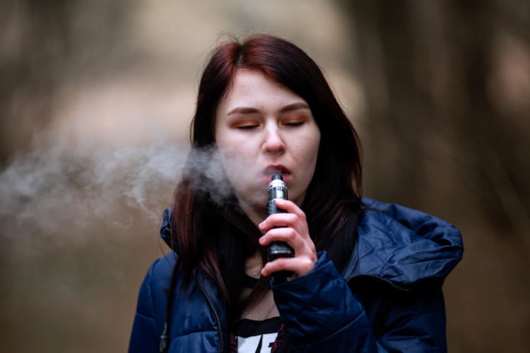 Frankrijk verbiedt vapen op alle openbare plekken waar ook volwassenen komen